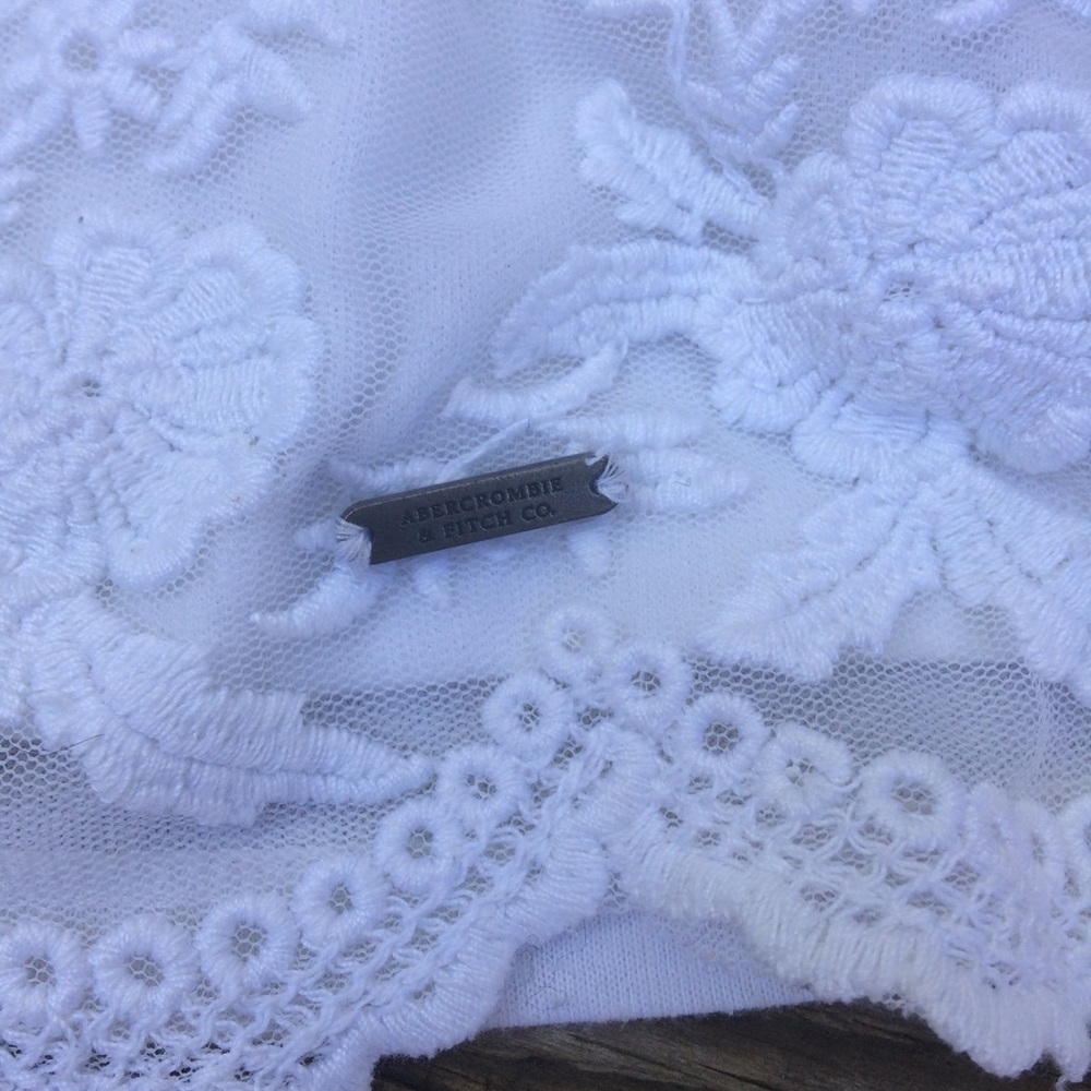 A&F white sheet/Lace top - Picture 7 of 7